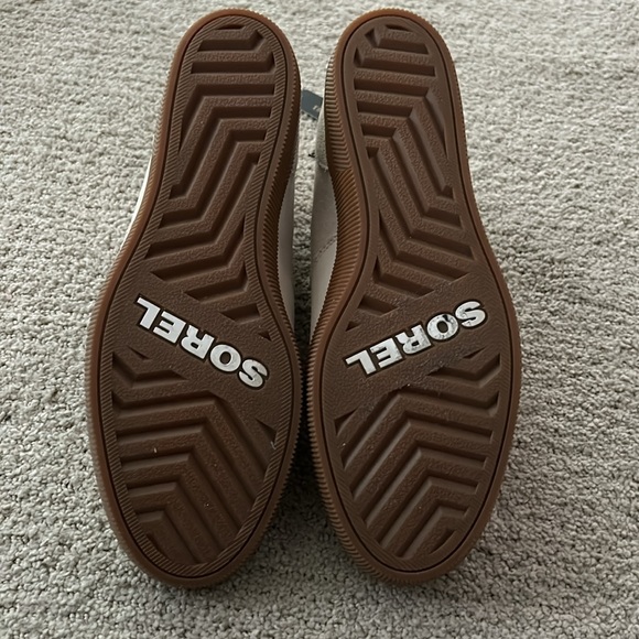 Sorel women’s out n about slip-on wedge boot, suede uppers, rubber sole - Picture 3 of 6